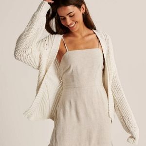 A&F 96 Hours Collection

Puff Sleeve Cardigan